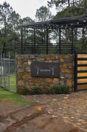 Enceinte de lâhĂ©bergement