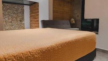 1 bedroom, internet, bed sheets