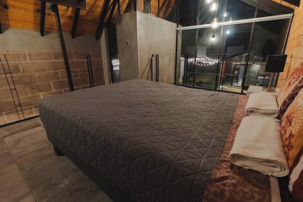 2 多间卧室、上网接入、床单