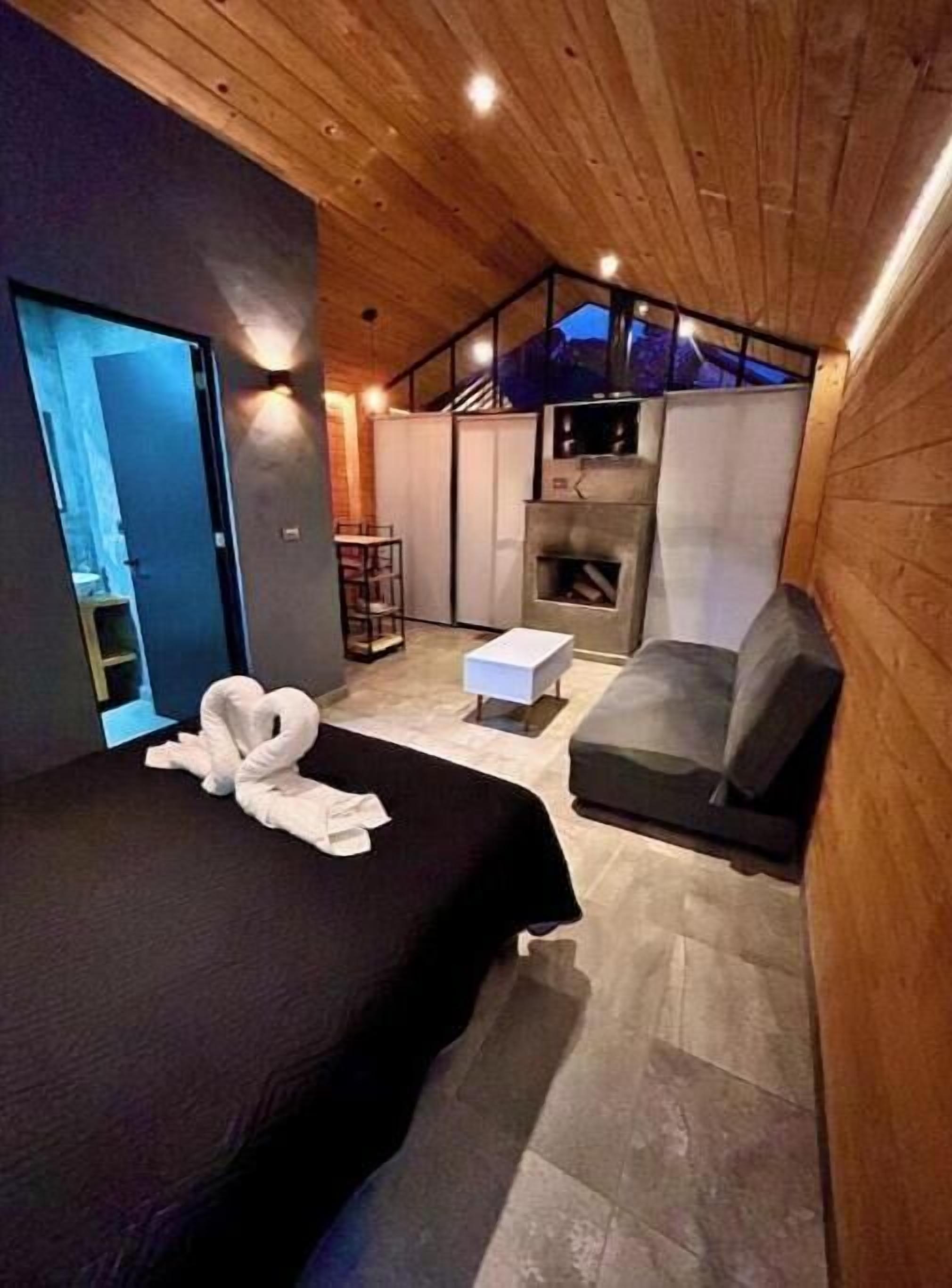 1 bedroom, internet, bed sheets