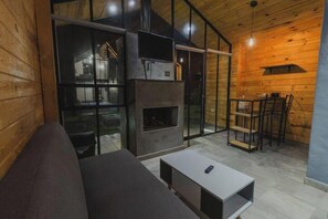 Télévision, cheminée