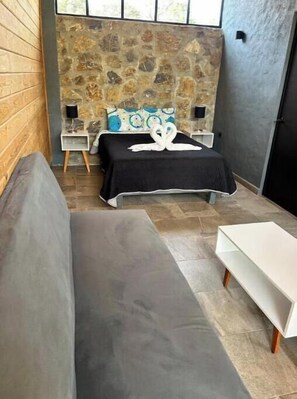 1 habitación, acceso a internet y ropa de cama 