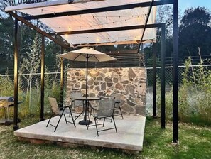 Outdoor dining - Jacaranda Whisper By Managers B1 (Huasca)