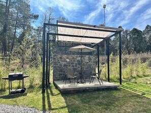 Outdoor dining - Jacaranda Whisper By Managers B1 (Huasca)