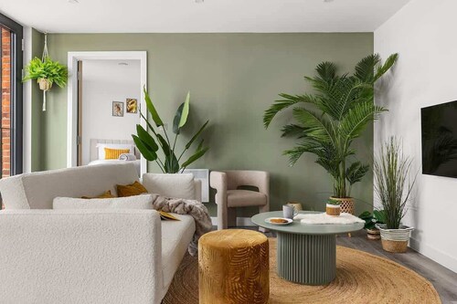 York 3BR Luxury Penthouse Retreat Free Parking&Gym