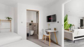 3 soverom, strykejern/-brett, internettilgang og sengetøy