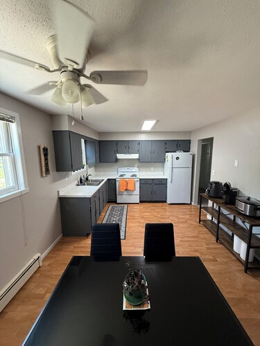 Cozy 2BR Townhouse in West Fargo • Perfect for Short & Mid-Term Stays