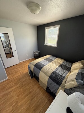 واي فاي مجانًا وملاءات أسرّة