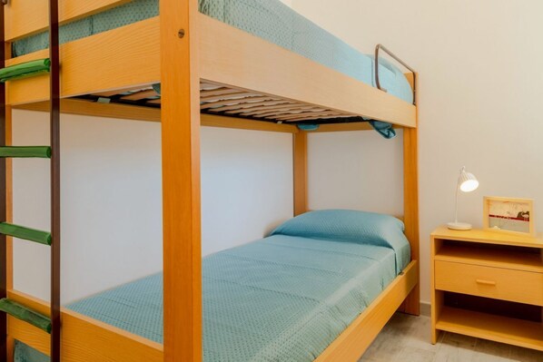 2 bedrooms