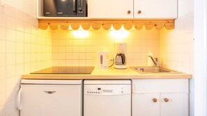 Fridge, microwave, dishwasher, coffee/tea maker