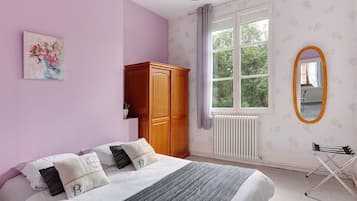 2 slaapkamers, een strijkplank/strijkijzer, wifi, beddengoed