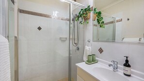 Shower - Headlands Caloundra unit 2, Kings Beach, QLD, 4551 (Kings Beach)