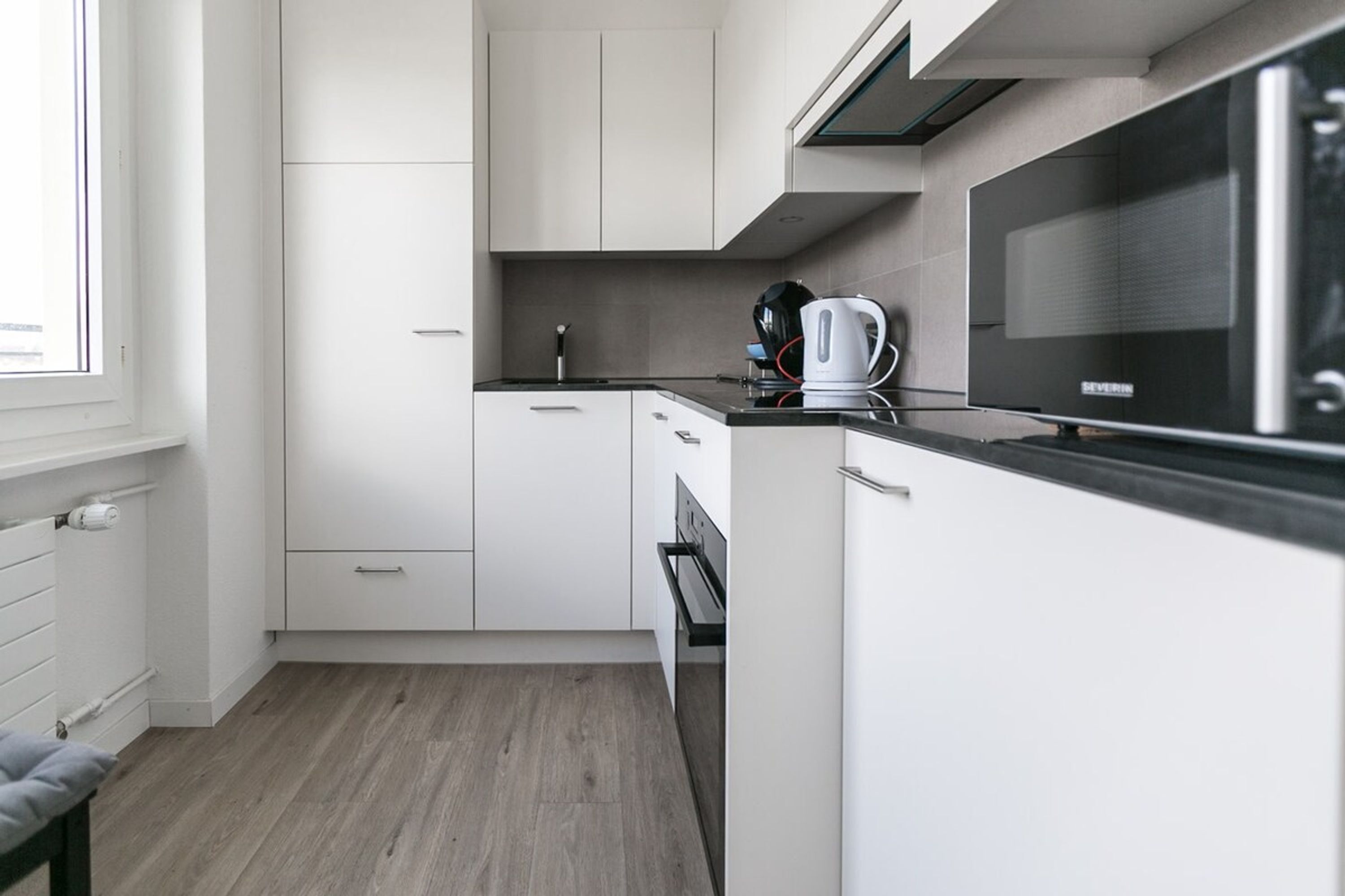 Kühlschrank, Mikrowelle, Ofen, Geschirrspüler