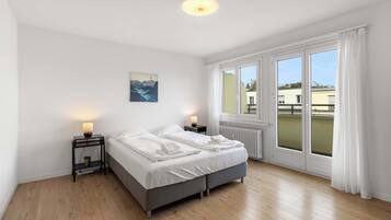 2 bedrooms, iron/ironing board, free WiFi, bed sheets