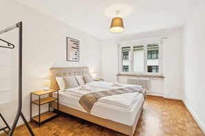 3 bedrooms, travel cot, free WiFi, bed sheets