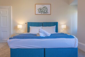 4 bedrooms, iron/ironing board, free WiFi, bed sheets