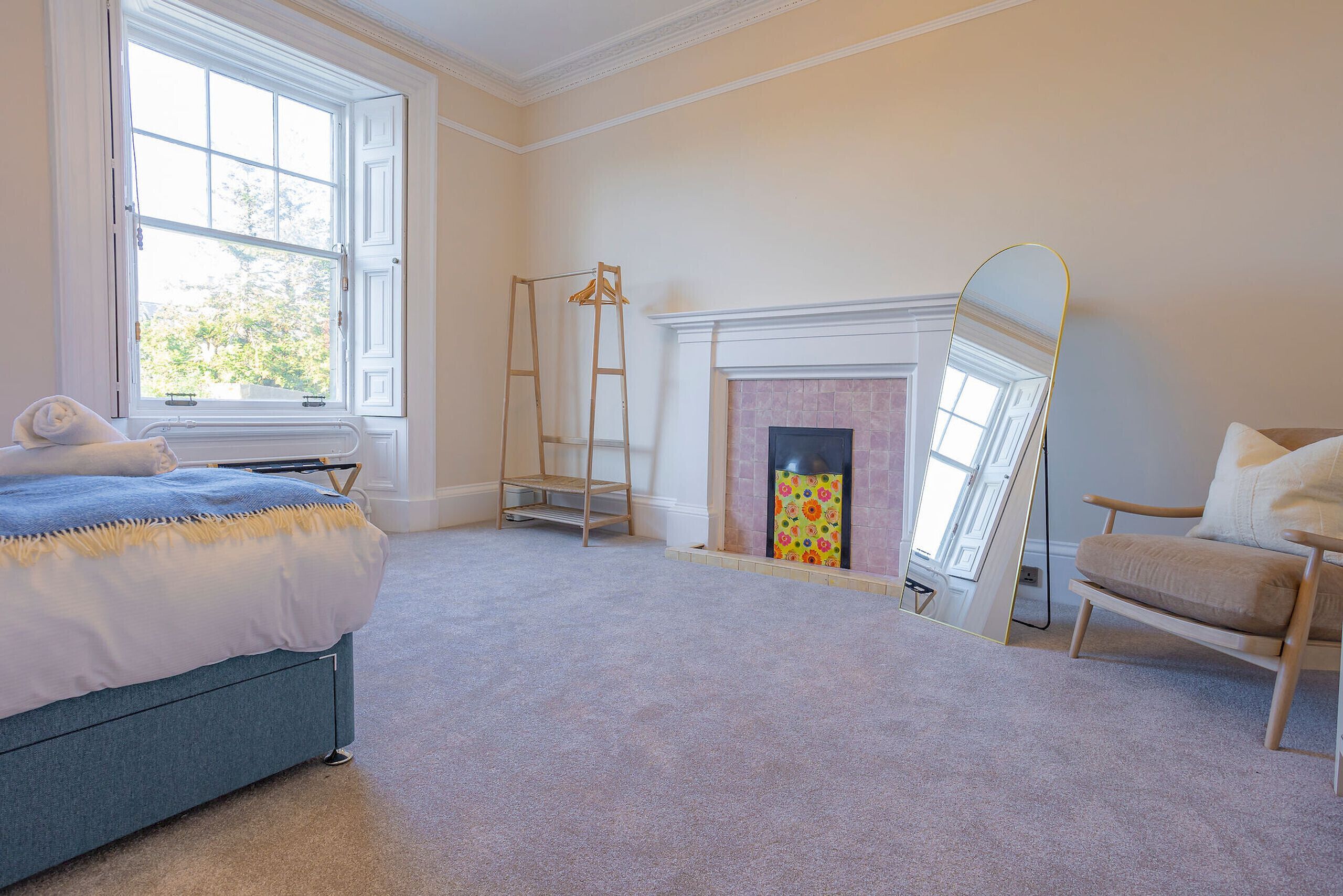 4 bedrooms, iron/ironing board, free WiFi, bed sheets