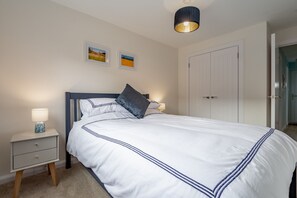 Iron/ironing board, free WiFi, bed sheets