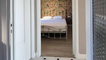 2 chambres, fer et planche à repasser, lit parapluie, Wi-Fi gratuit