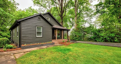 Deacon Stays: The Brookwood - Walk to The Grounds