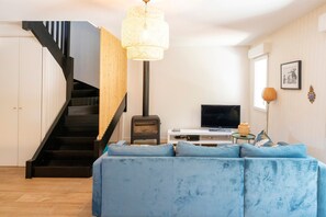 TV - Holiday Home 'Maison De Vacances Oceanides' with Private Terrace, Wi-Fi and Air Conditioning (Capbreton)