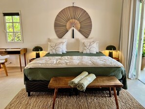 4 bedrooms, in-room safe, desk, iron/ironing board