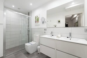 Deluxe-Villa, Hügelblick | Badezimmer | Handtücher