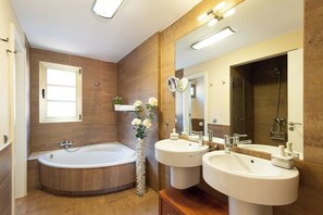 Deluxe Villa, Hill View | Bathroom | Towels - Villa Canarias (Mogán)