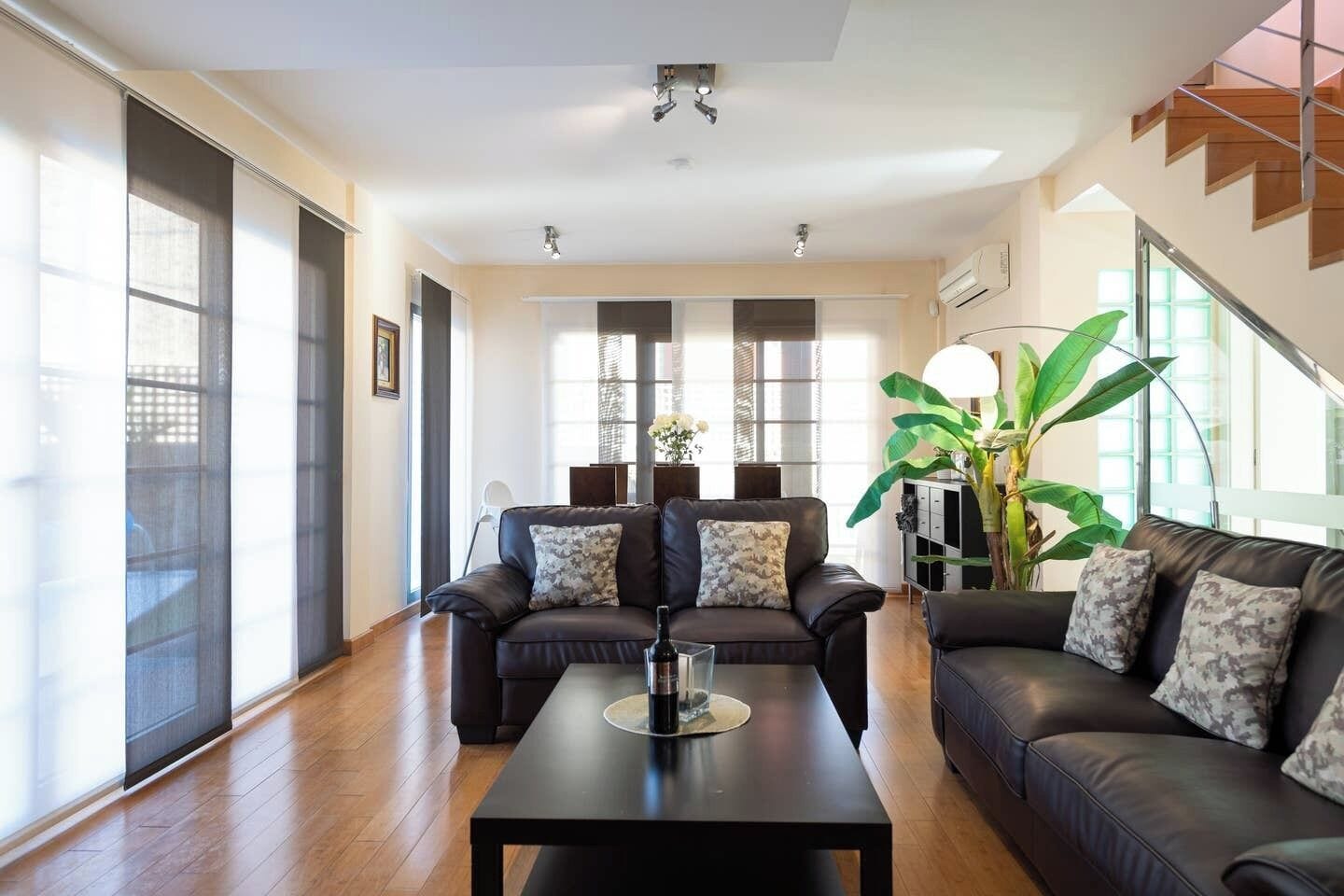 Deluxe Villa, Hill View | Living area