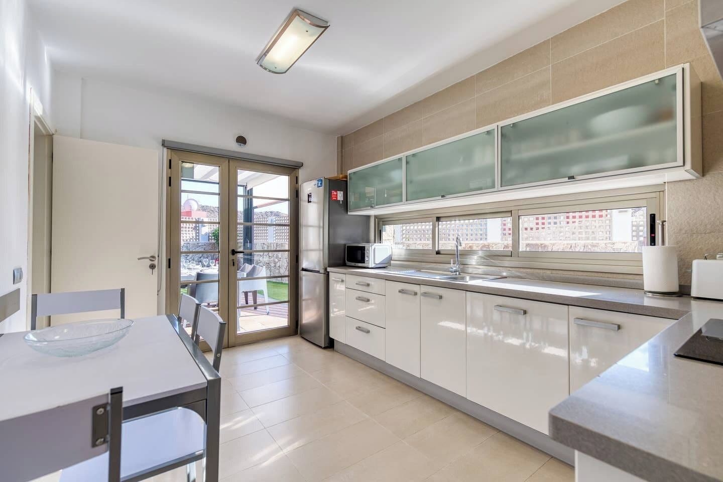 Deluxe Villa, Hill View | Private kitchen