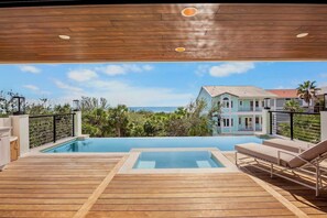 Pool - Siesta Beachfront Paradise - Infinity Pool & Spa! (Sarasota)