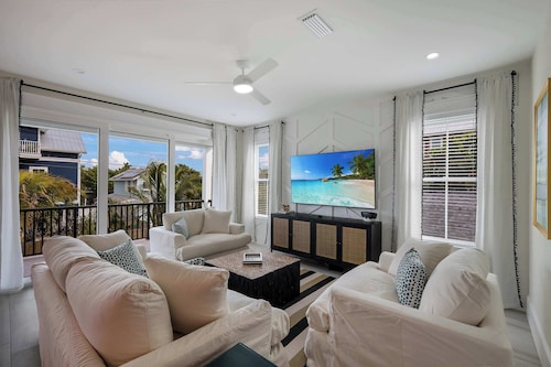 Majestic Summer - Brand New Home Anna Maria Island