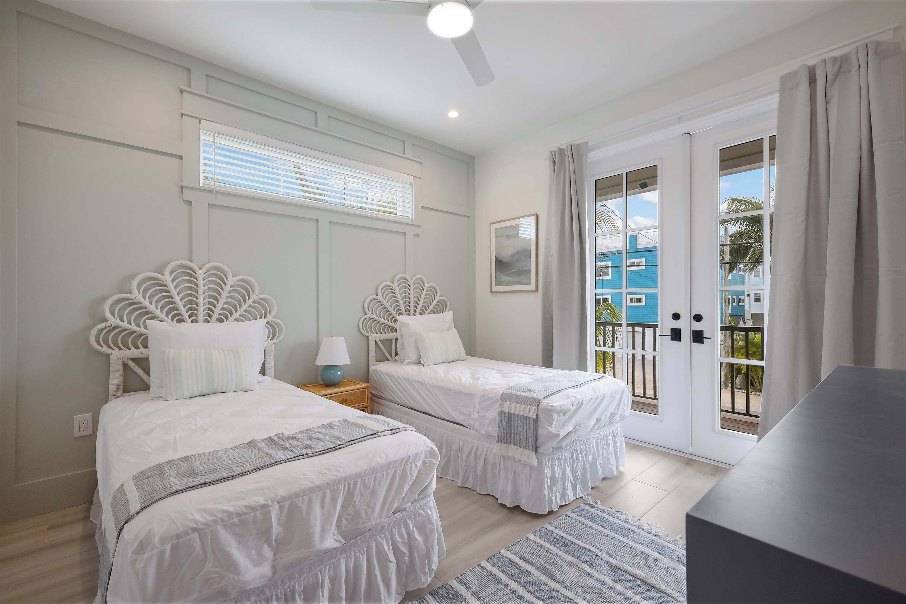 7 bedrooms, WiFi, bed sheets