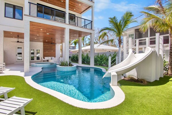 Pool - Between the Waves - Siesta Key Luxury Home (Siesta Key)