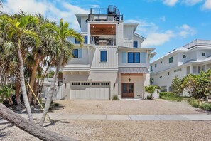 Exterior - Between the Waves - Siesta Key Luxury Home (Siesta Key)
