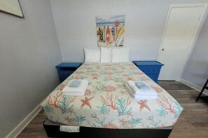 2 bedrooms, internet, bed sheets
