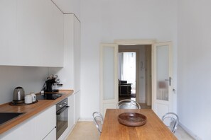 Oven, stovetop, dishwasher - Charming apartment in Città Studi (Milano)