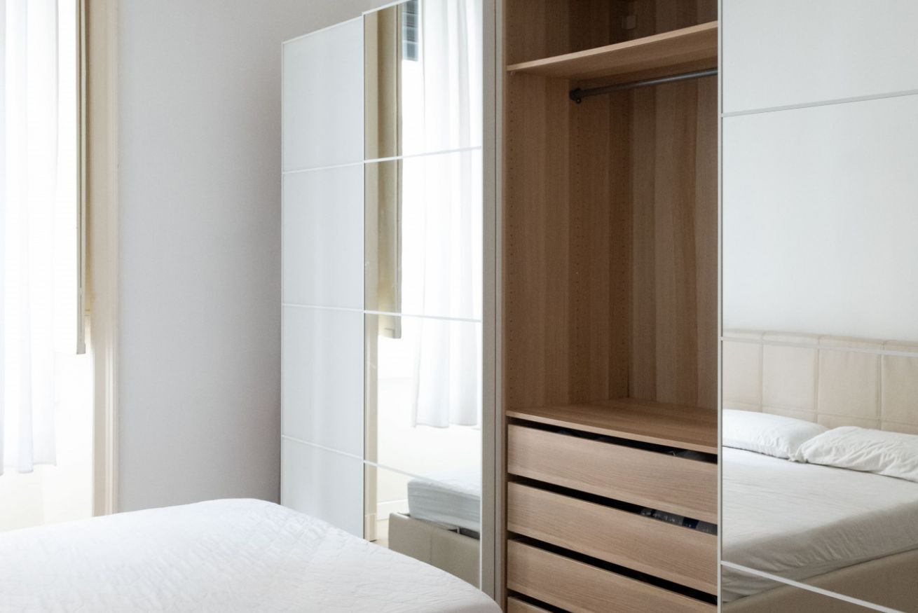 1 slaapkamer, een strijkplank/strijkijzer