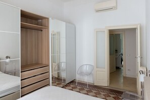 1 Schlafzimmer, Bügeleisen/Bügelbrett