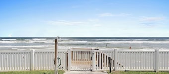 🏖️Ocean Front with Great Views | Awesome Amenities | Point East 320🏖️