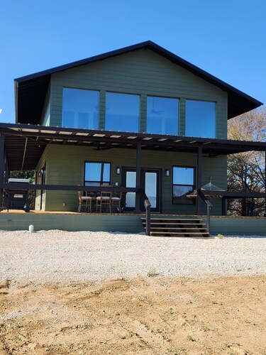 Rustic Secluded Getaway – 3BR Cabin with Private Pond, Near Possum Kingdom Lake