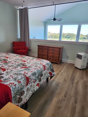 3 bedrooms, WiFi, bed sheets - Rustic Secluded Getaway – 3BR Cabin with Private Pond, Near Possum Kingdom Lake (Graford)