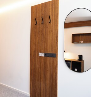 Kostenlose Minibar, laptopgeeigneter Arbeitsplatz, kostenloses WLAN