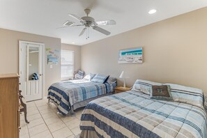 3 bedrooms, iron/ironing board, WiFi, bed sheets