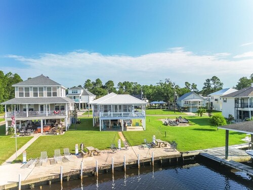 Charming 3BR River House w/ Private Dock