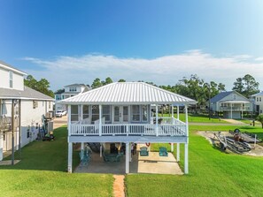 Outdoor dining - Charming 3BR River House w/ Private Dock (Kiln)