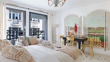 2 camere, una scrivania, ferro/asse da stiro, culla da viaggio