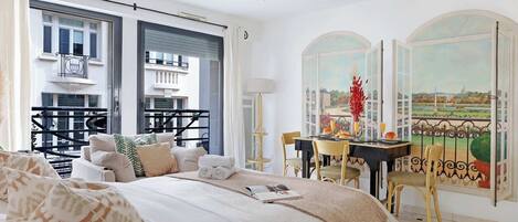 2 bedrooms, desk, iron/ironing board, travel cot