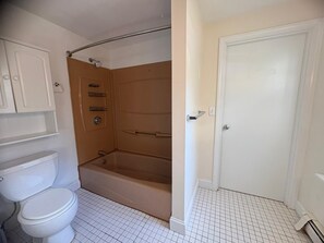 Haartrockner, Handtücher, Seife