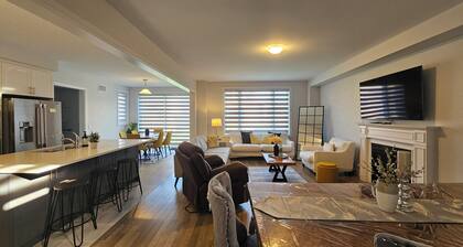 Grand Woodstock Luxe House ~ 4BR